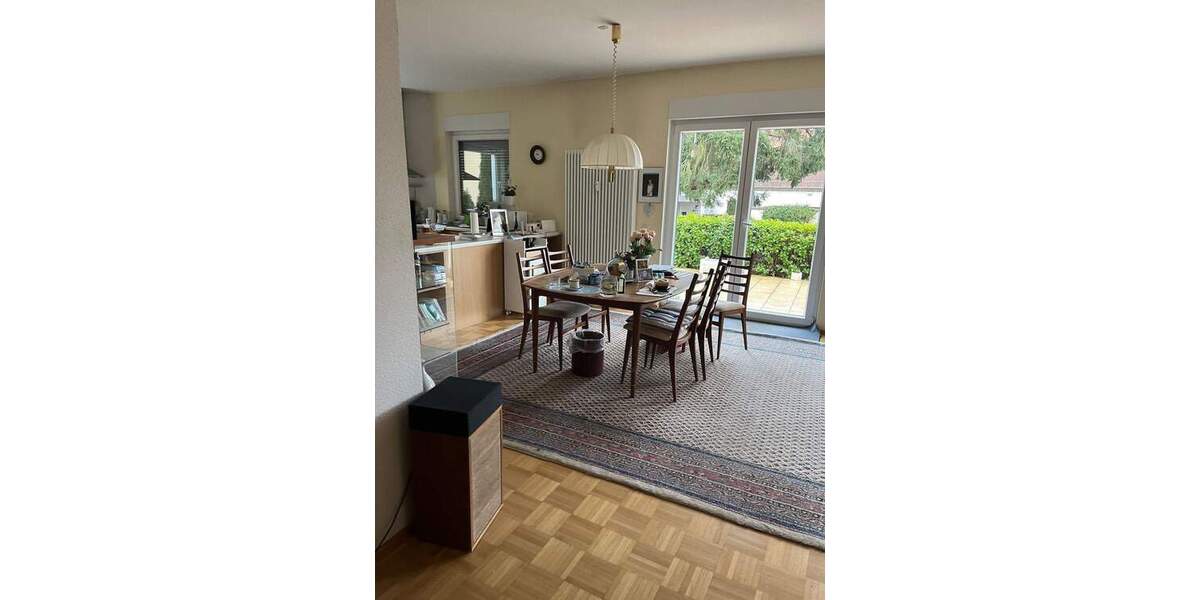 Etagenwohnung Saarbrücken Malstatt - 4 Zimmer, 130 m&sup2;, 1.200&euro; | Angebot:26105738