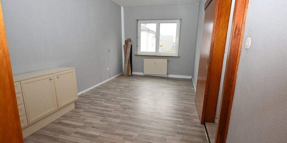 Einfamilienhaus Bexbach / Frankenholz Frankenholz - 7 Zimmer, 148 m&sup2;, 115.000&euro; | Angebot:25706690