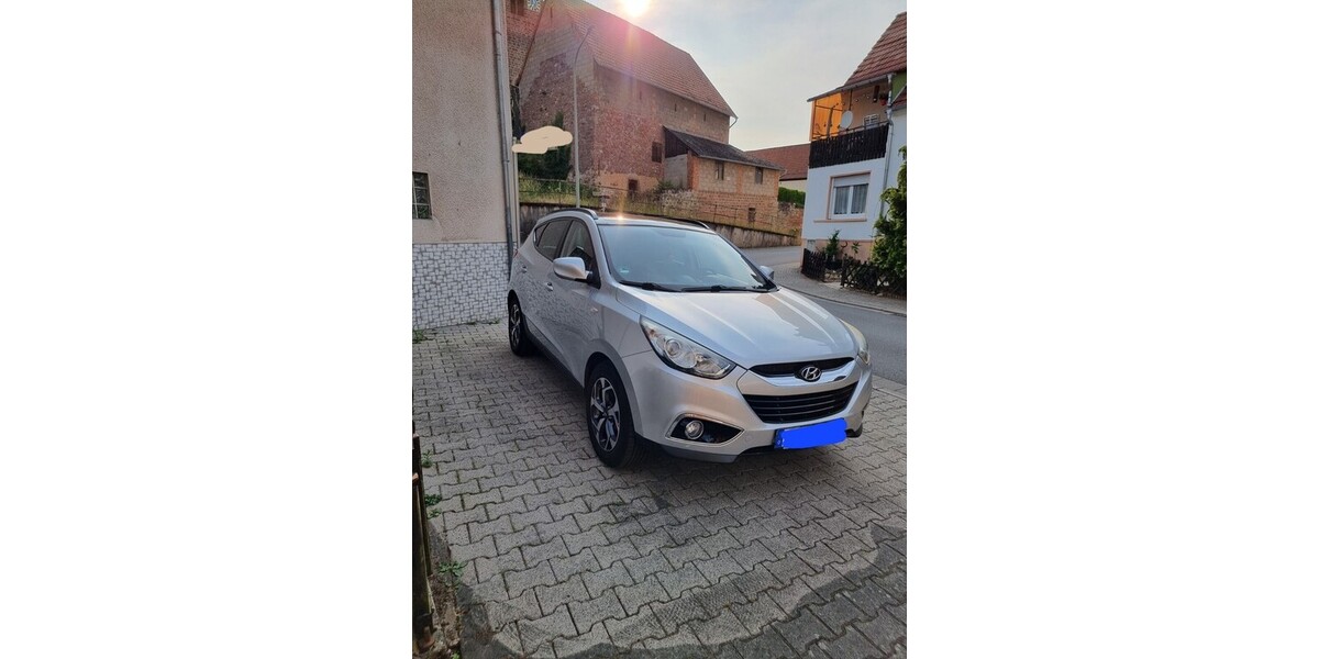 Hyundai IX35 180.000 km 9.000 &euro; Dellfeld 66503