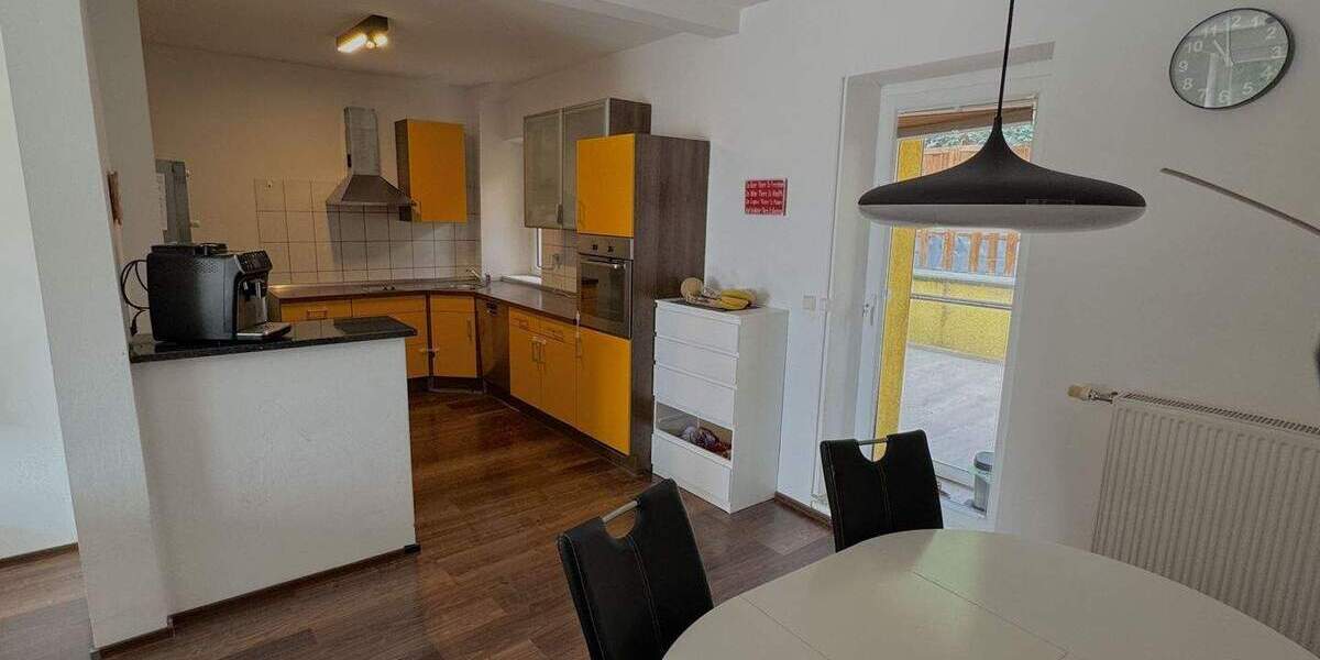 Etagenwohnung Neunkirchen/Saar Innenstadt - 3 Zimmer, 95 m&sup2;, 149.000&euro; | Angebot:25737024
