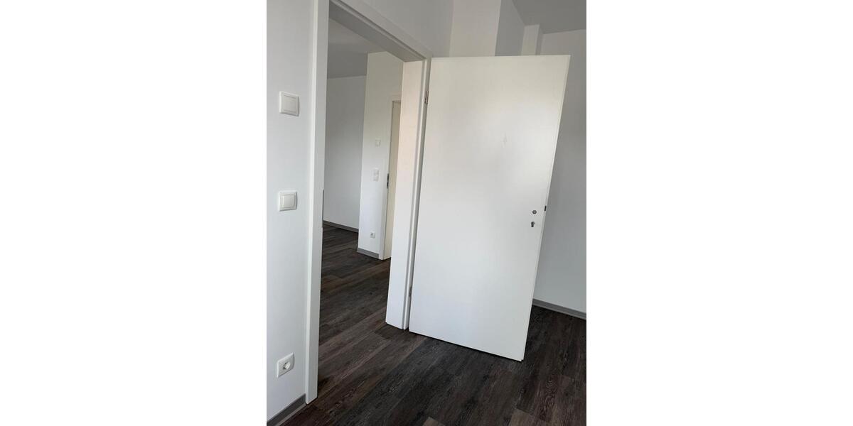 Hochparterre Schiffweiler - 4 Zimmer, 49 m&sup2;, 600&euro; | Angebot:25852415