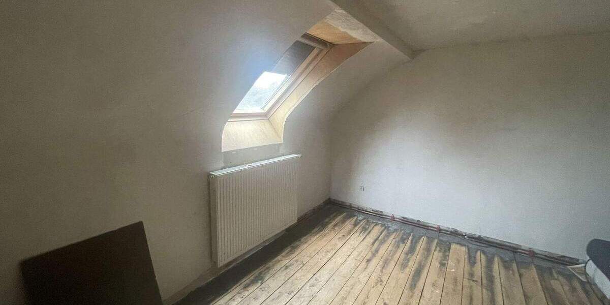 Einfamilienhaus Saarbrücken / Dudweiler Dudweiler - 8 Zimmer, 160 m&sup2;, 249.000&euro; | Angebot:25772718