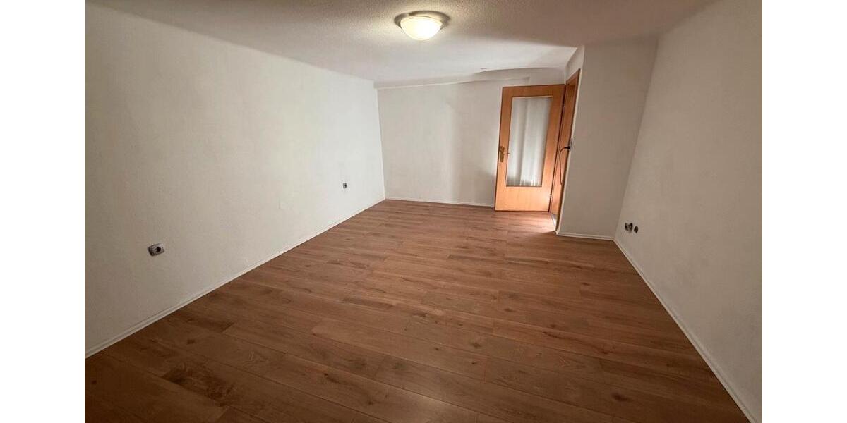 Erdgeschoßwohnung Waldmohr - 3.5 Zimmer, 75 m&sup2;, 750&euro; | Angebot:25893795