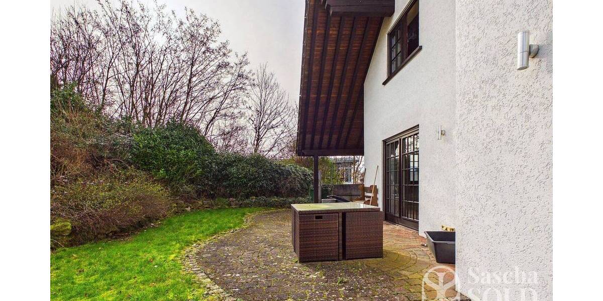 Freistehendes Einfamilienhaus mit Einliegerwohnung auf weitläufigem Grundstück mit Panoramablick - Einfamilienhaus Sankt Ingbert St. Ingbert | Angebot:26178655