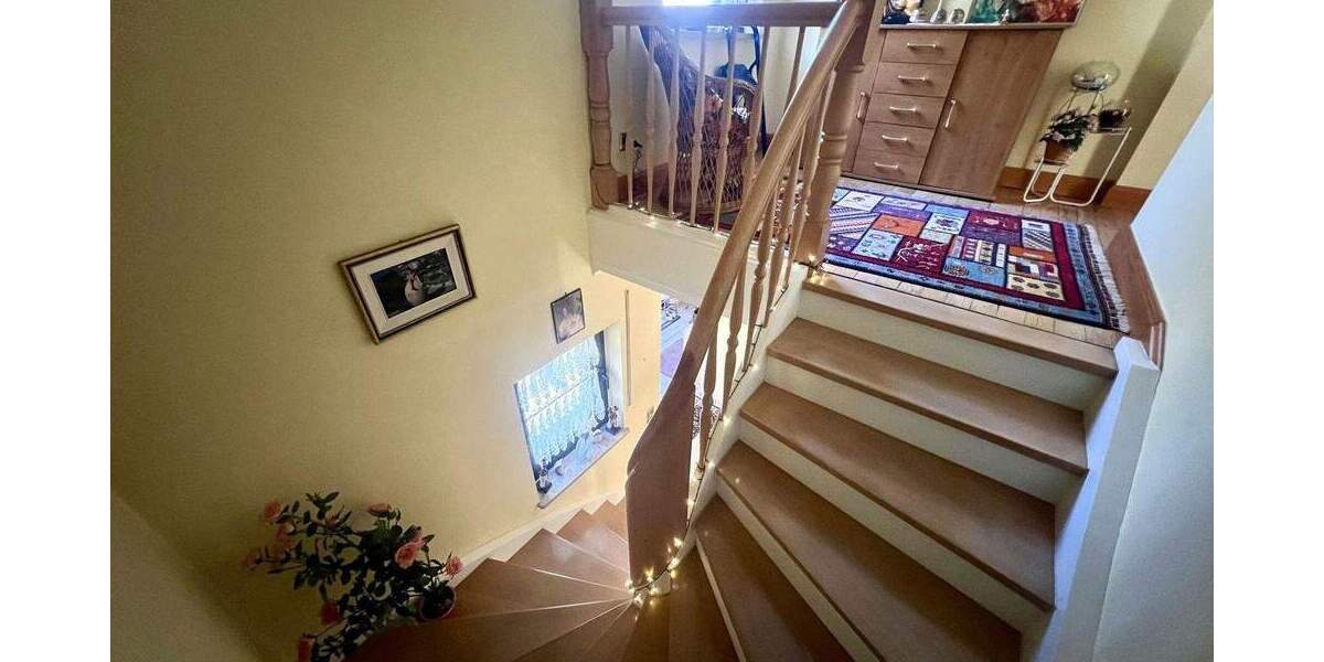 Einfamilienhaus Neunkirchen Innenstadt - 6 Zimmer, 210 m&sup2;, 395.000&euro; | Angebot:25755189