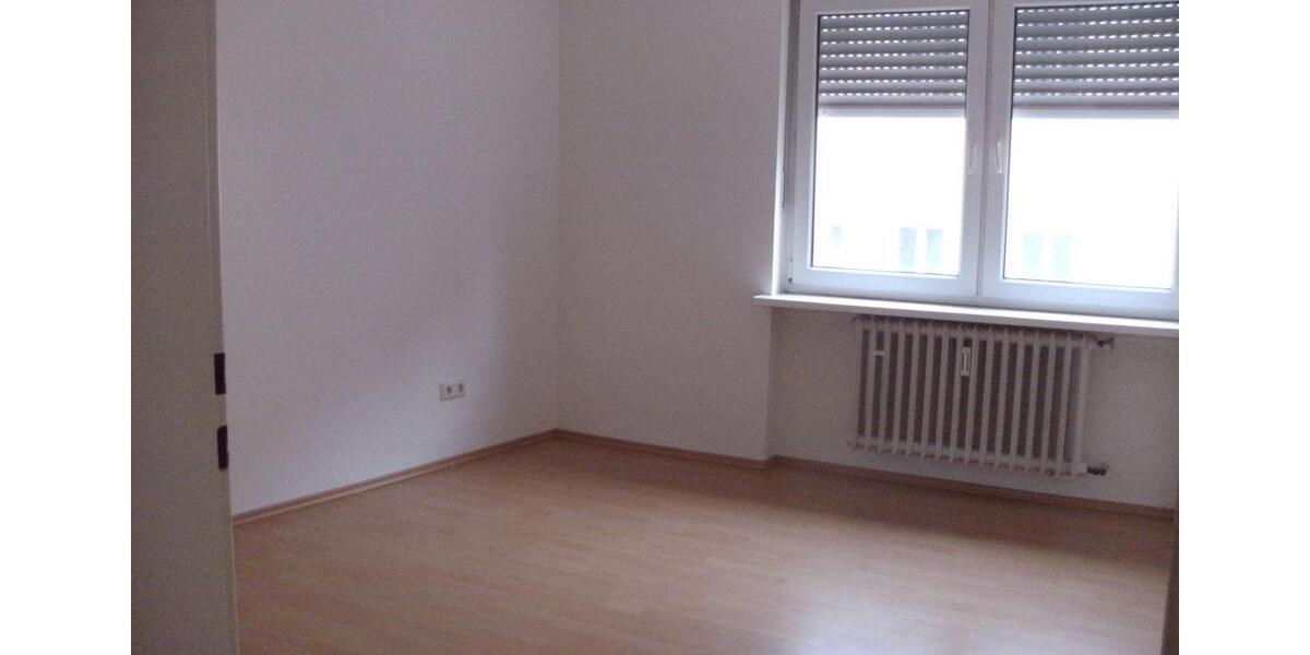 Etagenwohnung Saarbrücken - 3 Zimmer, 89 m&sup2;, 795&euro; | Angebot:25327497