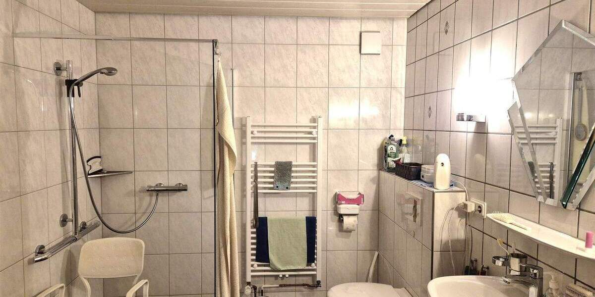 Mehrfamilienhaus, Wohnhaus Hüttigweiler Hüttigweiler - 6 Zimmer, 205 m&sup2;, 248.000&euro; | Angebot:25730740