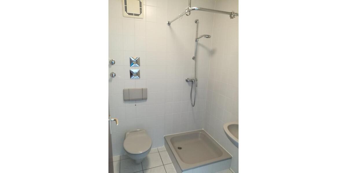 Etagenwohnung Saarbrücken - 1 Zimmer, 20 m&sup2;, 300&euro; | Angebot:25393486