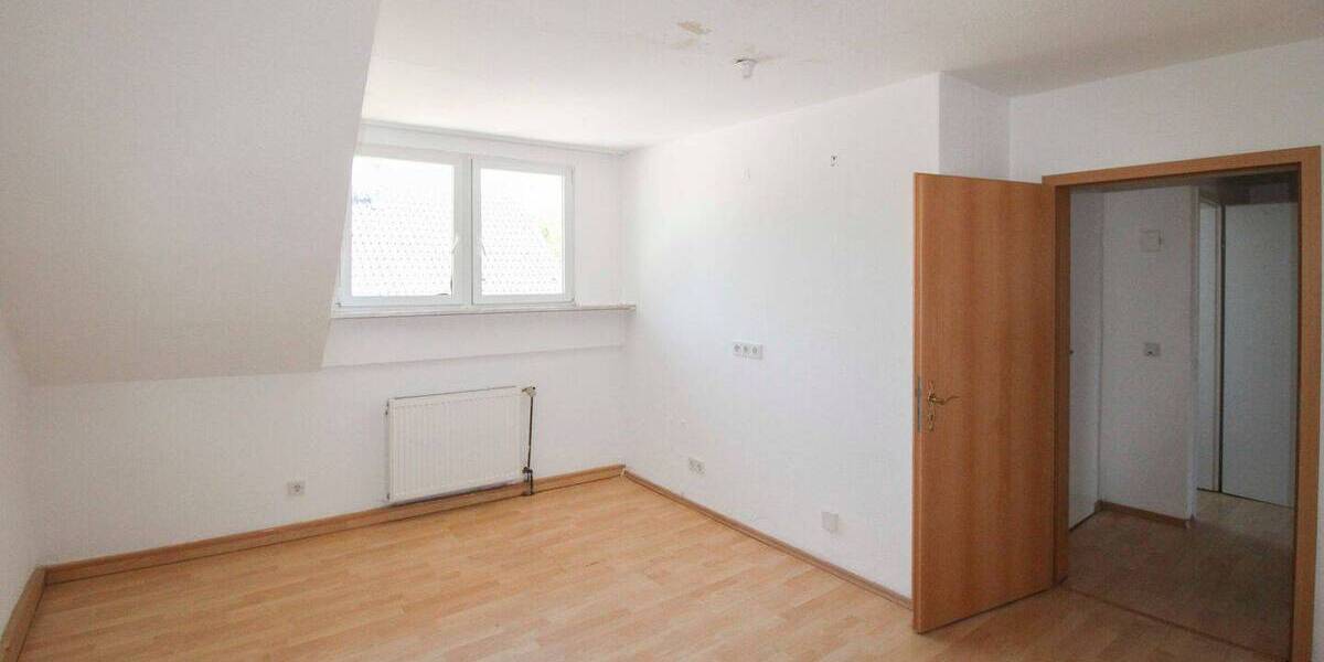 Einfamilienhaus Saarbrücken Burbach - 7 Zimmer, 148 m&sup2;, 230.000&euro; | Angebot:26920563