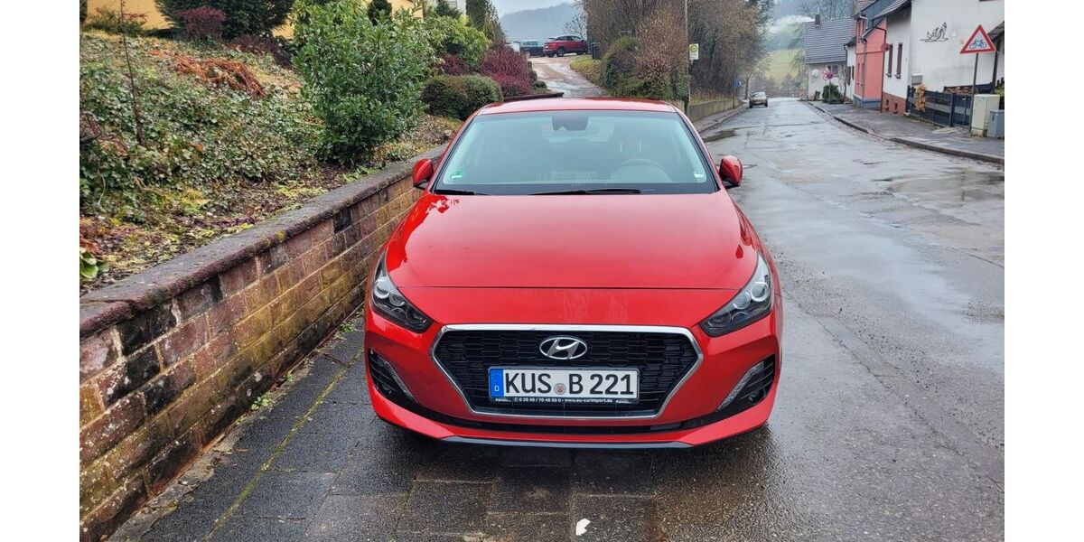 Hyundai i30 94.000 km 12.400 &euro; Schönenberg-Kübelberg 66901