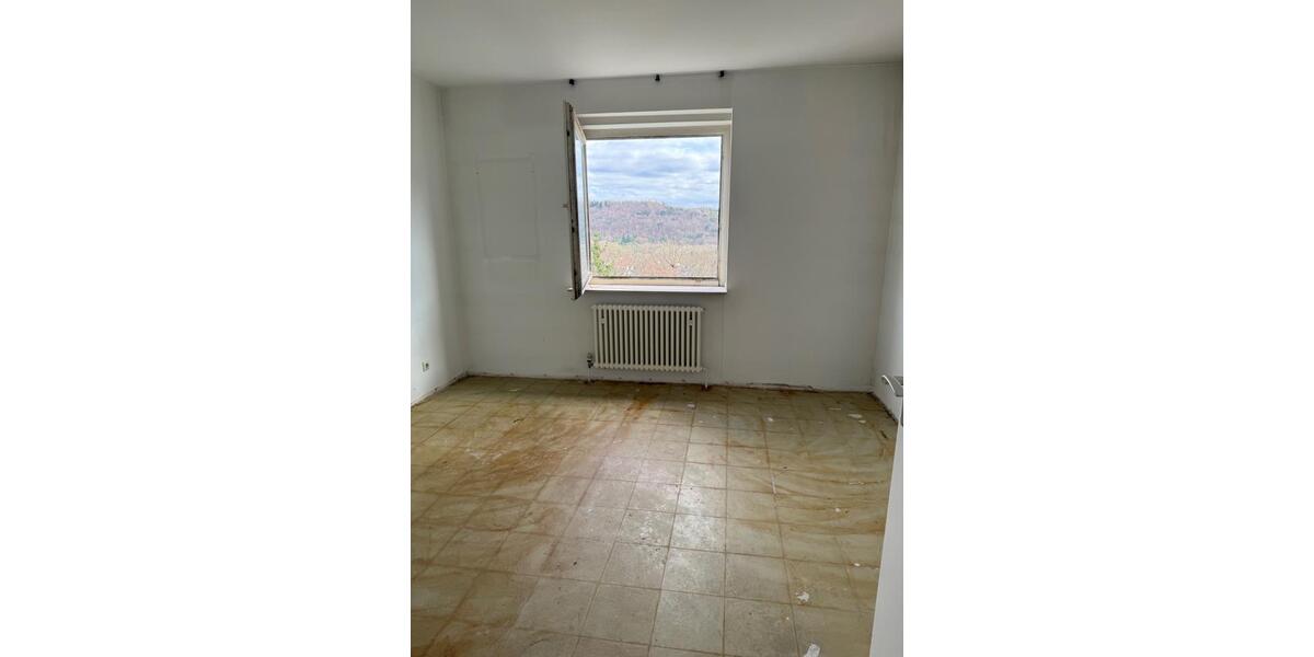 Etagenwohnung Saarbrücken Dudweiler - 2 Zimmer, 66 m&sup2;, 112.000&euro; | Angebot:25809341