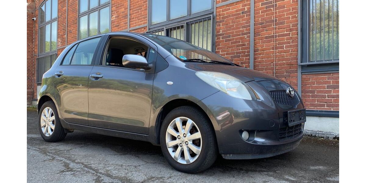 Toyota Yaris 179.380 km 2.950 &euro; Saarbrücken 66115