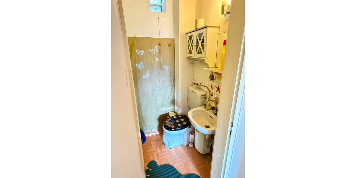 Potenzialstarkes Sanierungsobjekt: Freistehendes Ein- oder Zweifamilienhaus in Waldfischbach - Zweifamilienhaus Waldfischbach-Burgalben Rheinland-Pfalz | Angebot:27178787