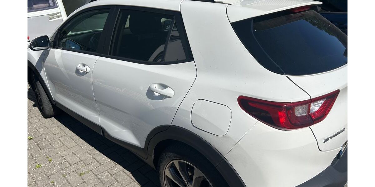 Kia Stonic 75.000 km 11.900 &euro; Kübelberg 66901