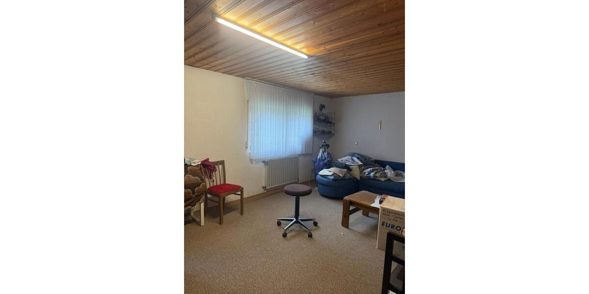 Doppelhaushälfte Kirkel - 10 Zimmer, 230 m&sup2;, 340.000&euro; | Angebot:24868755