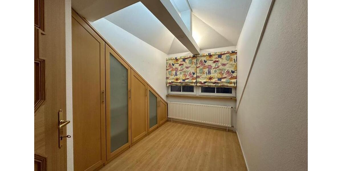 Dachgeschoßwohnung Pirmasens Niedersimten - 3 Zimmer, 102 m&sup2;, 750&euro; | Angebot:25148582