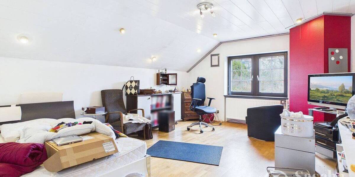 Freistehendes Einfamilienhaus mit Einliegerwohnung auf weitläufigem Grundstück mit Panoramablick - Einfamilienhaus Sankt Ingbert St. Ingbert | Angebot:26178655