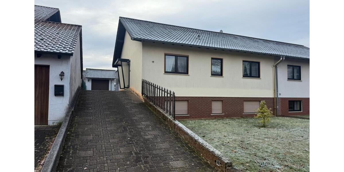 Doppelhaushälfte Kirkel - 10 Zimmer, 230 m&sup2;, 340.000&euro; | Angebot:24868755