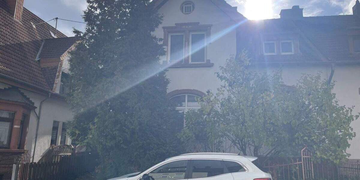 Doppelhaushälfte Neunkirchen Innenstadt - 5 Zimmer, 110 m&sup2;, 119.000&euro; | Angebot:25729710