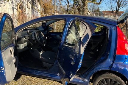 Peugeot 107 100.500 km 2.199 &euro; Saarbrücken 66113