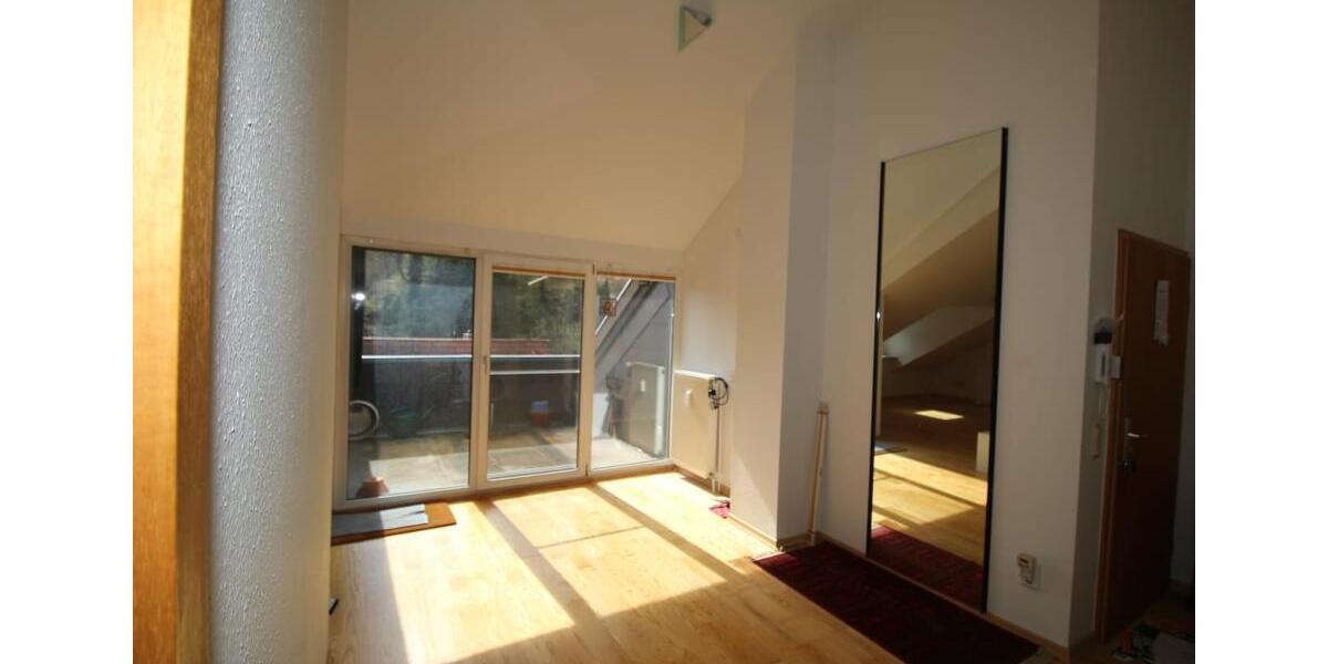 Dachgeschoßwohnung Sankt Ingbert - 2.5 Zimmer, 73 m&sup2;, 162.000&euro; | Angebot:26258865