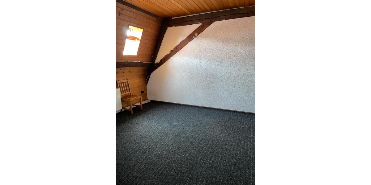 Dachgeschoßwohnung Zweibrücken - 5 Zimmer, 150 m&sup2;, 900&euro; | Angebot:26567141
