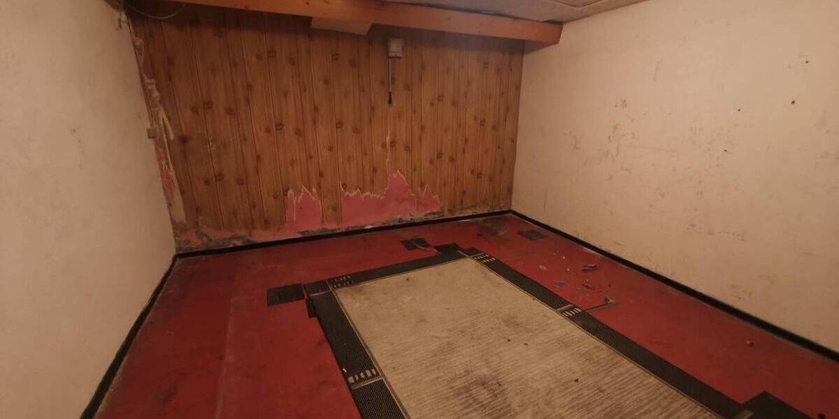 Attraktives Zweifamilienhaus in ruhiger Lage - Mehrfamilienhaus, Wohnhaus Schiffweiler Landsweiler | Angebot:26146960