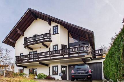 Freistehendes Einfamilienhaus mit Einliegerwohnung auf weitläufigem Grundstück mit Panoramablick - Haus Sankt Ingbert St. Ingbert | Angebot:26178655