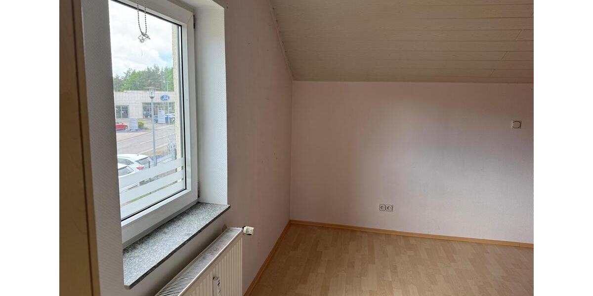 Dachgeschoßwohnung Homburg - 4 Zimmer, 95 m&sup2;, 750&euro; | Angebot:26413157