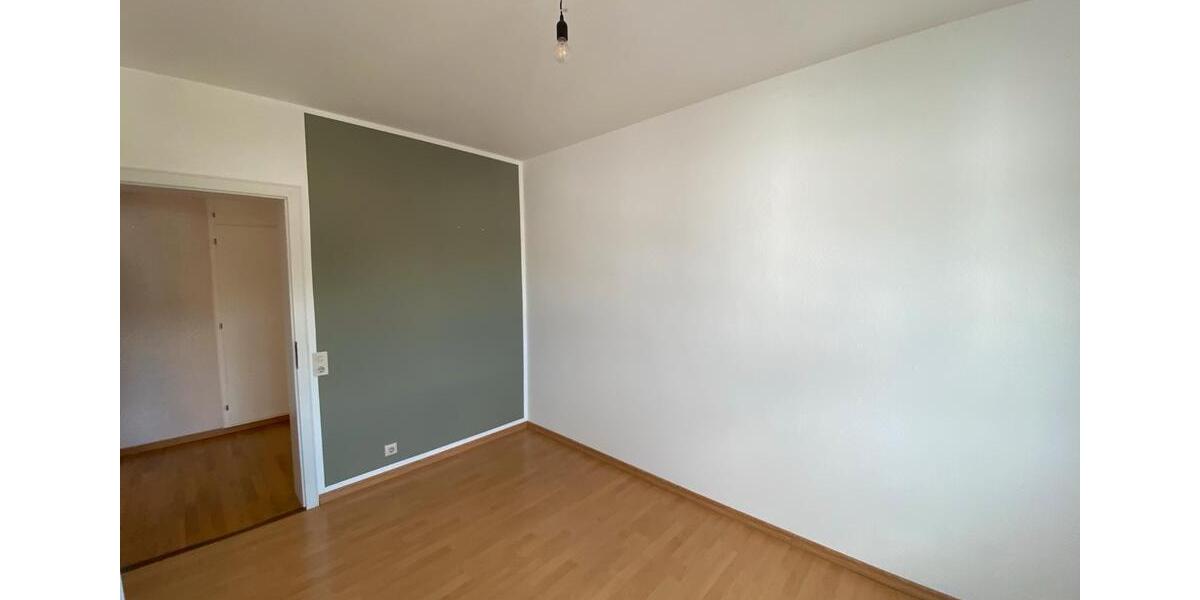 Etagenwohnung Homburg - 4 Zimmer, 100 m&sup2;, 850&euro; | Angebot:26680243