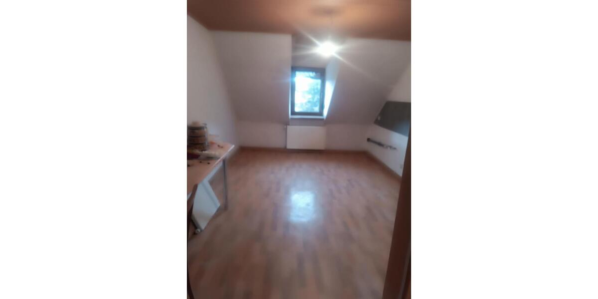 Etagenwohnung Neunkirchen - 4 Zimmer, 100 m&sup2;, 780&euro; | Angebot:25875523