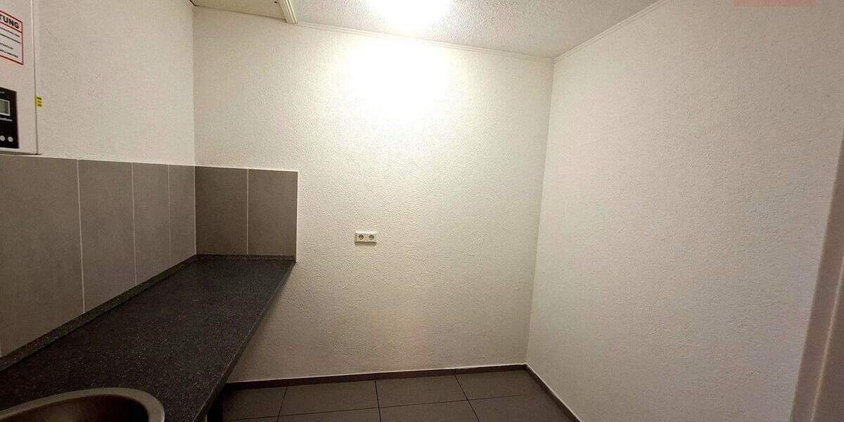 Etagenwohnung Neunkirchen/Saar Innenstadt - 2 Zimmer, 95 m&sup2;, 115.000&euro; | Angebot:25673997