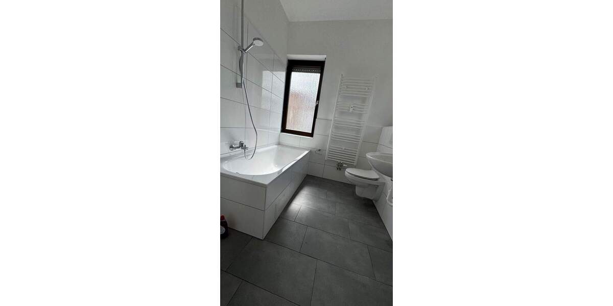 Zimmer Saarbrücken St Johann - 4 Zimmer, 137 m&sup2;, 895&euro; | Angebot:25699900