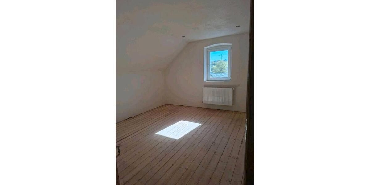 Etagenwohnung Sankt Wendel - 8 Zimmer, 180 m&sup2;, 750&euro; | Angebot:26441453