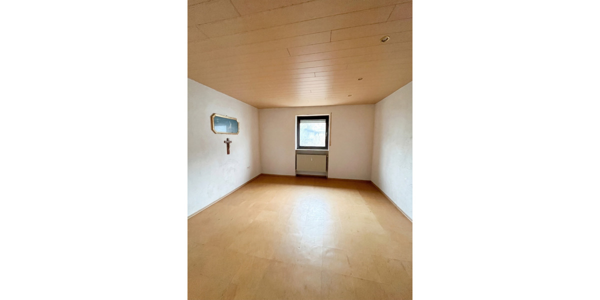 Mehrfamilienhaus, Wohnhaus Contwig - 8 Zimmer, 211 m&sup2;, 259.000&euro; | Angebot:26156071