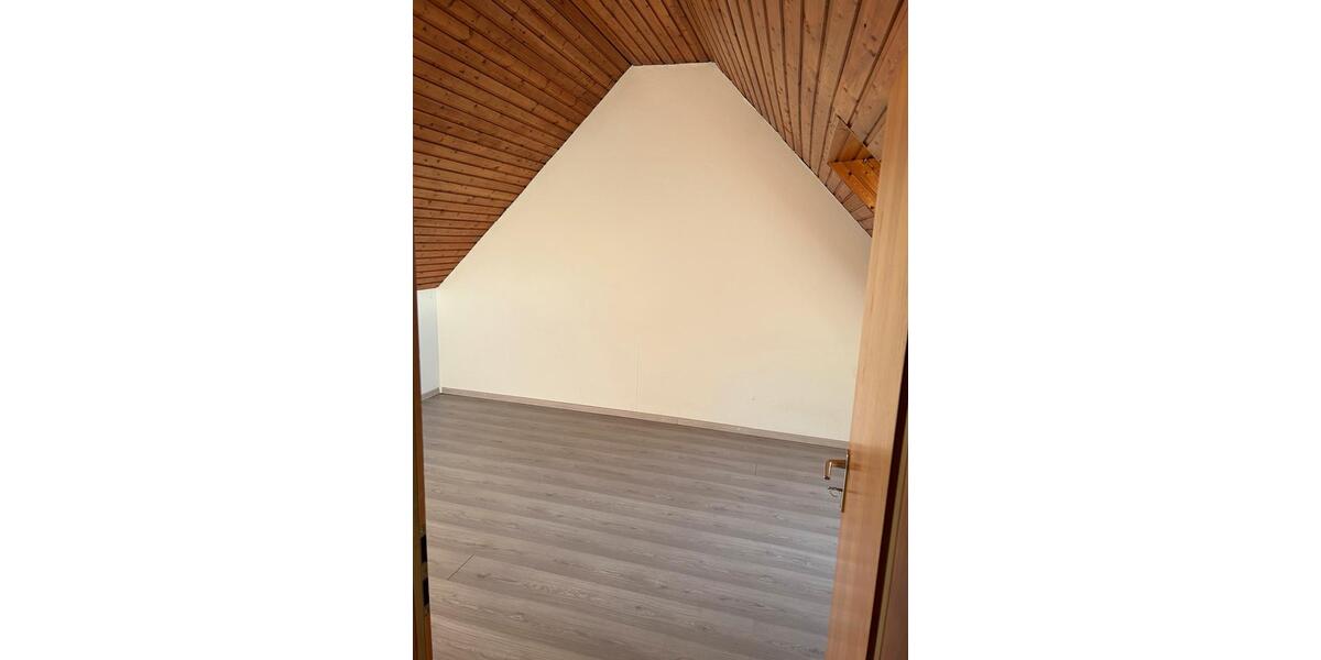 Dachgeschoßwohnung Saarbrücken Bübingen - 2 Zimmer, 55 m&sup2;, 600&euro; | Angebot:25767942