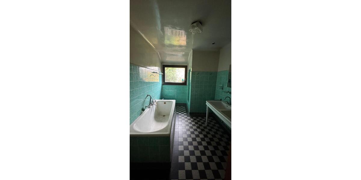 Einfamilienhaus Schiffweiler - 8 Zimmer, 233 m&sup2;, 249.000&euro; | Angebot:26130029