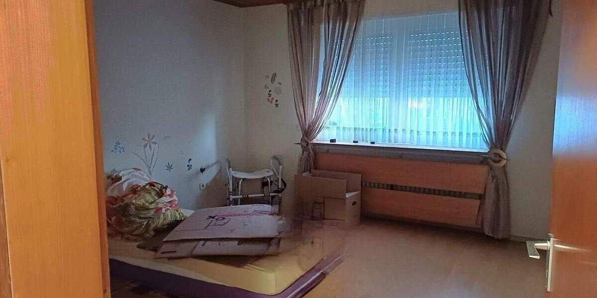 Mehrfamilienhaus, Wohnhaus Sankt Ingbert Rohrbach - 6 Zimmer, 225 m&sup2;, 345.000&euro; | Angebot:26093460