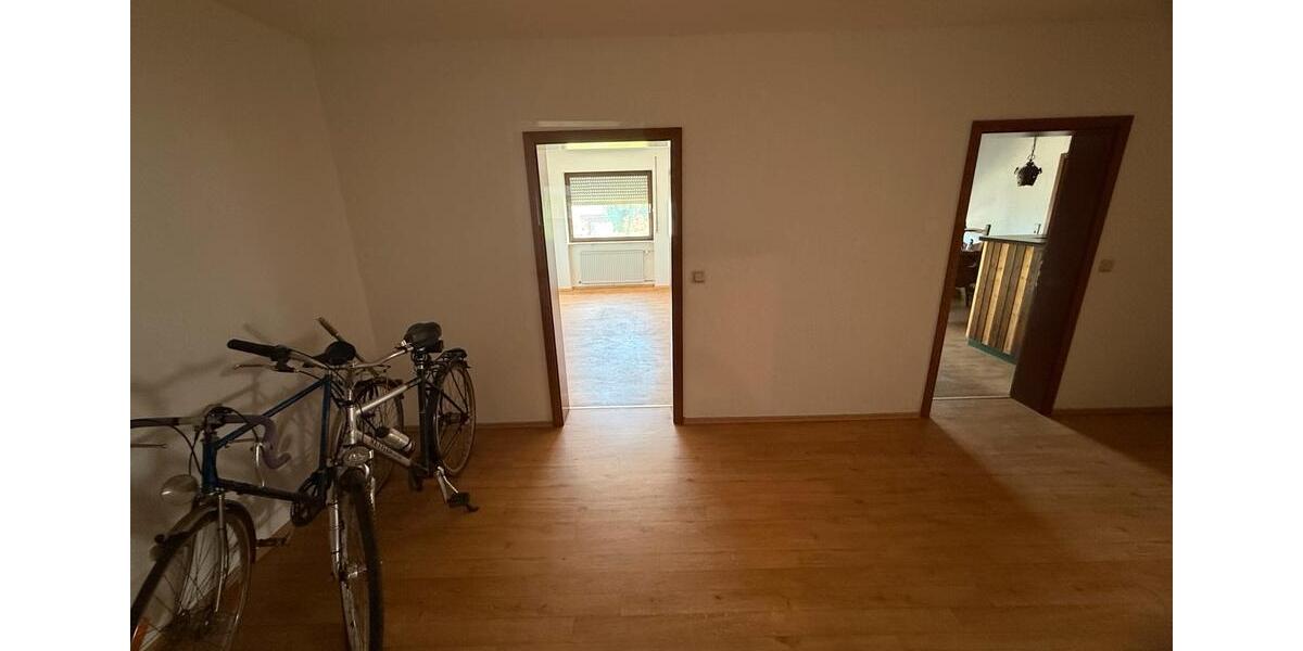 Einfamilienhaus Kirkel - 11 Zimmer, 270 m&sup2;, 445.000&euro; | Angebot:24814296