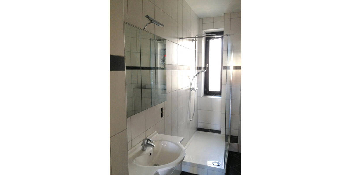 Etagenwohnung Saarbrücken St Johann - 3 Zimmer, 100 m&sup2;, 950&euro; | Angebot:25898087