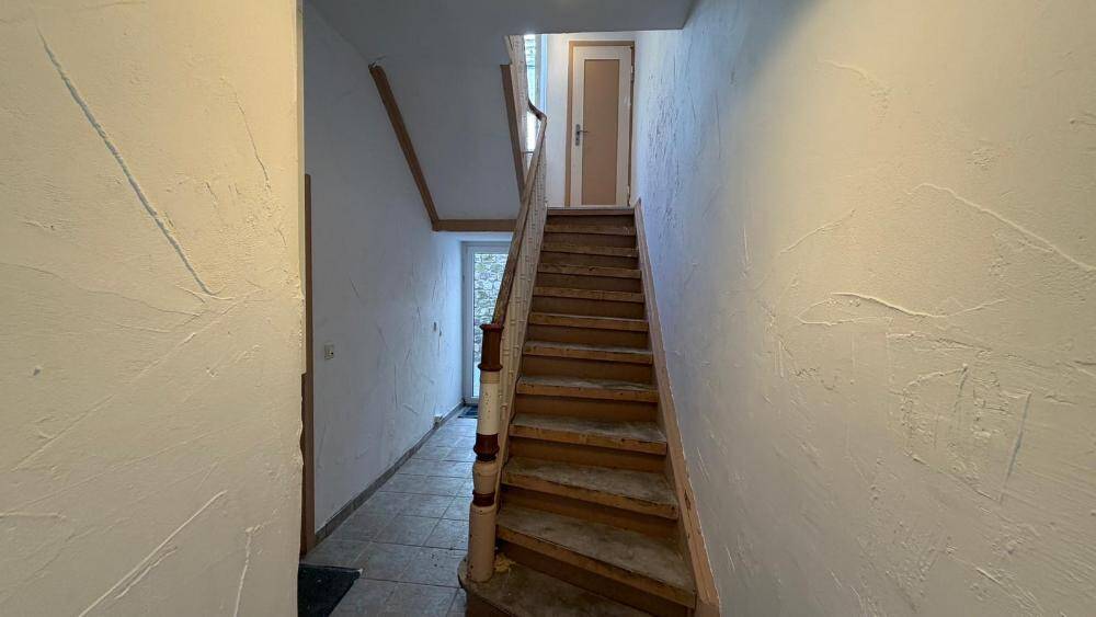 Reihenmittelhaus Pirmasens Innenstadt - 7 Zimmer, 181 m&sup2;, 159.000&euro; | Angebot:26261505