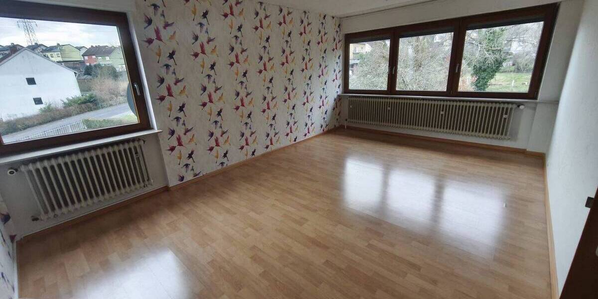 Attraktives Zweifamilienhaus in ruhiger Lage - Mehrfamilienhaus, Wohnhaus Schiffweiler Landsweiler | Angebot:26146960