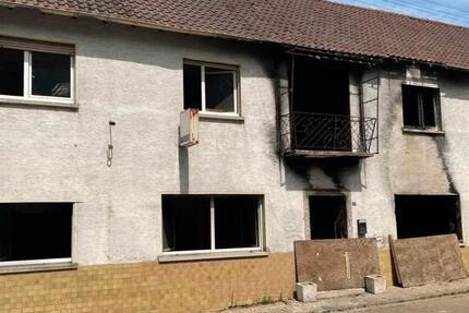 Haus Rammelsbach - 8 Zimmer, 200 m&sup2;, 50.000&euro; | Angebot:25882722