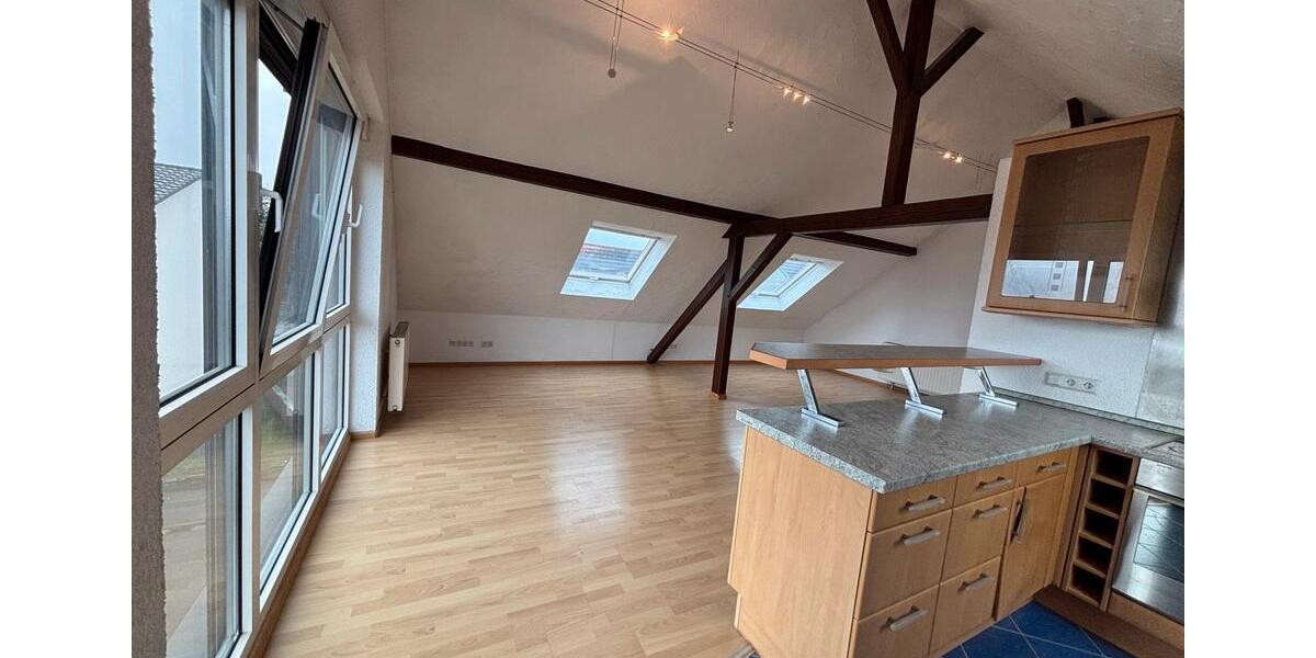 Dachgeschoßwohnung Homburg - 2 Zimmer, 75 m&sup2;, 700&euro; | Angebot:25932873