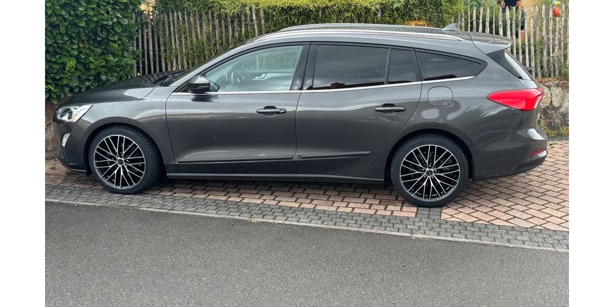 Ford Focus 55.500 km 16.100 &euro; Kottweiler-Schwanden 66879