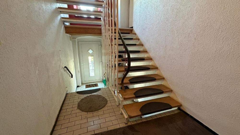 Mehrfamilienhaus, Wohnhaus Lemberg - 9 Zimmer, 320 m&sup2;, 269.000&euro; | Angebot:25837705