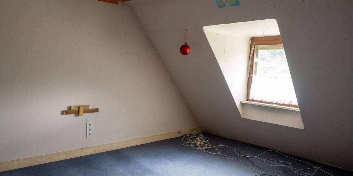 Mehrfamilienhaus, Wohnhaus Saarbrücken Scheidt - 9 Zimmer, 189 m&sup2;, 259.000&euro; | Angebot:26875325
