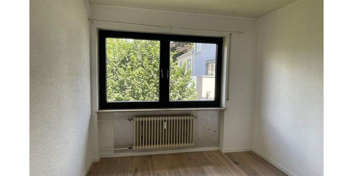 Etagenwohnung Saarbrücken Schafbrücke - 4 Zimmer, 95 m&sup2;, 229.000&euro; | Angebot:25905876