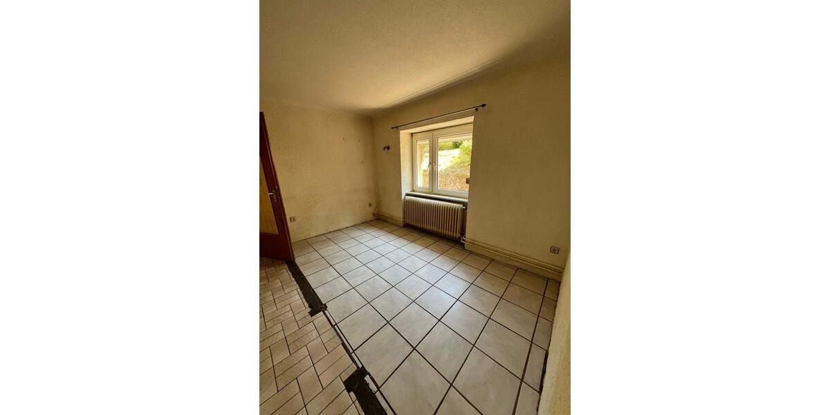 Mehrfamilienhaus, Wohnhaus Spiesen-Elversberg Elversberg - 7 Zimmer, 150 m&sup2;, 135.000&euro; | Angebot:25769640