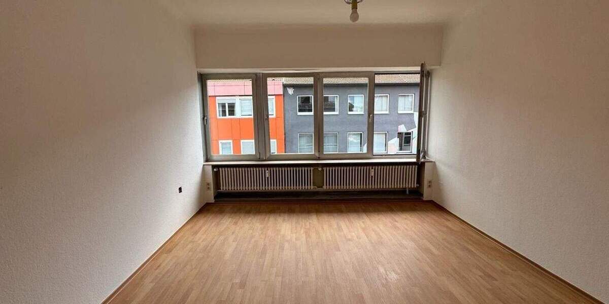 Zimmer Saarbrücken St Johann - 4 Zimmer, 137 m&sup2;, 895&euro; | Angebot:25699900